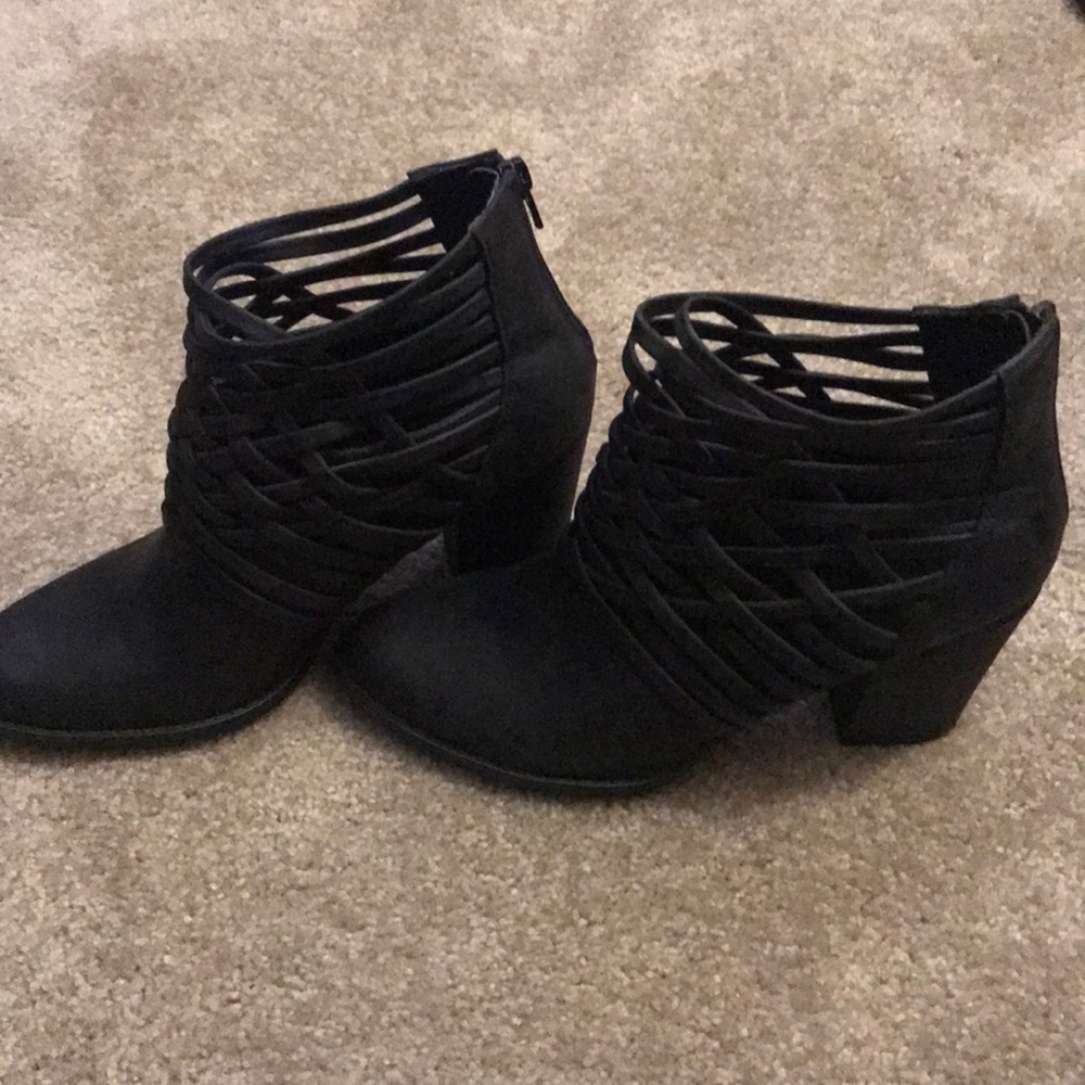 Mossimo black woven booties